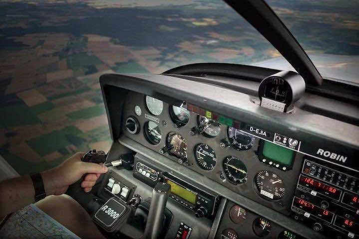 Un avion en vol