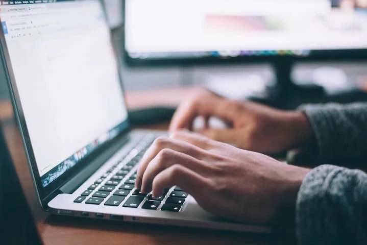 Les avantages des solutions logicielles Procure to Pay pour l'entreprise.