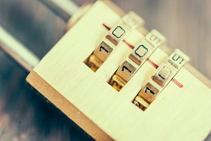 Les étapes clés pour implémenter une solution GED efficace.